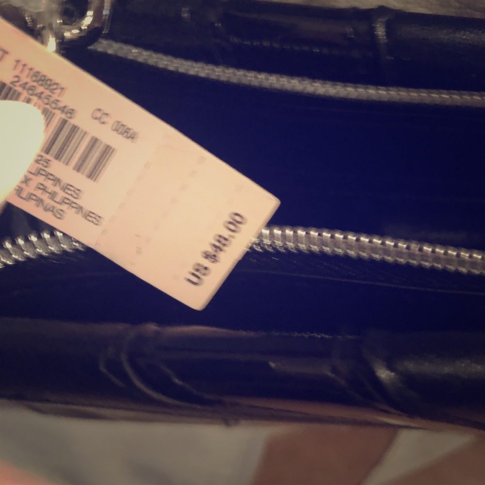 NWT VS CROSSBODY
